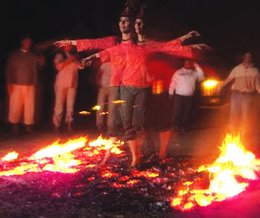 kat-naslas-firewalking